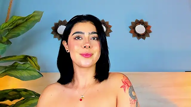 taniaredd_ (F young) - SHOW BOOBS