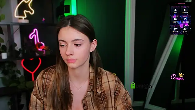 mia_bamby1 (F teen) - show her butt in her panties♥