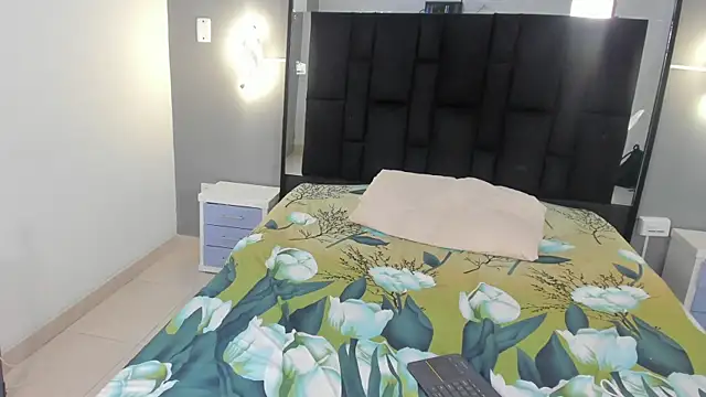 green_lov (F teen) - 10 slow spankings