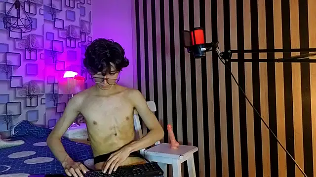 twink_sebas7 (M twink) - Put oil in my slim petite body show