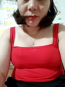 manami-amii (F milf) - Show feet