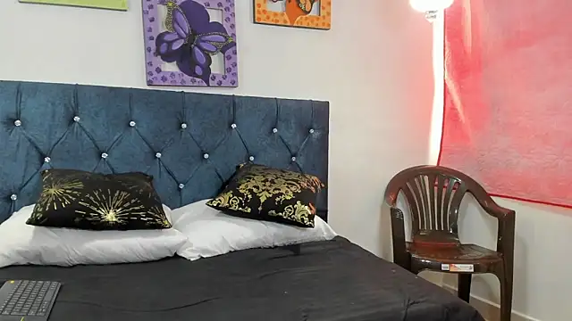 Bella_Storm01 webcam