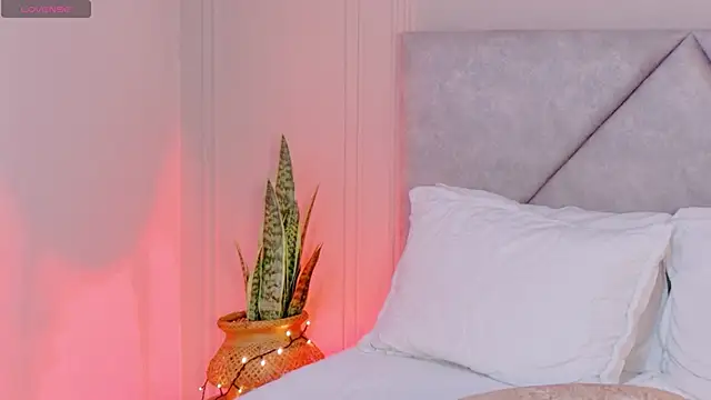 emmawilliammss (F teen) - Rub the ass 🔥🫦