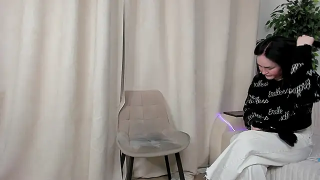 aliflentroy (F young) - eye contact + byte my lips