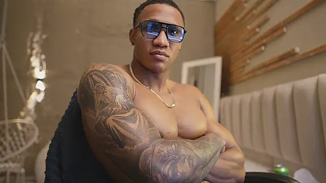 logan_varela (M young) - make me hot