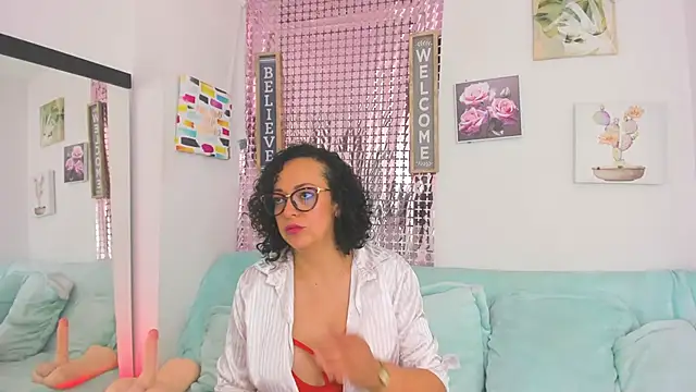 AnaDalila_Latina webcam