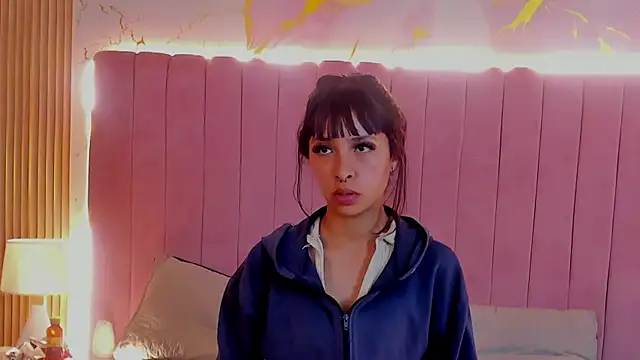 cherrysweetl (F teen) - boobs