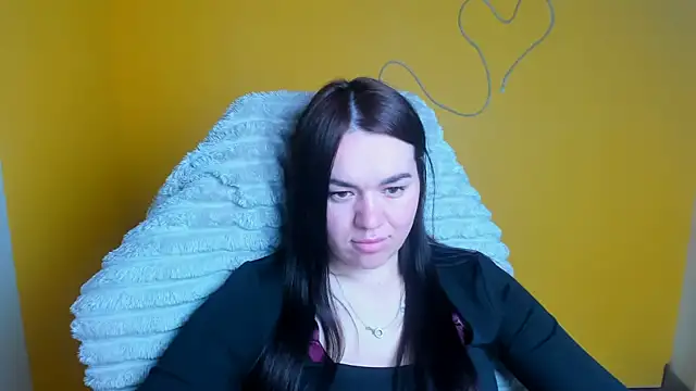 Lola_Saymyname webcam