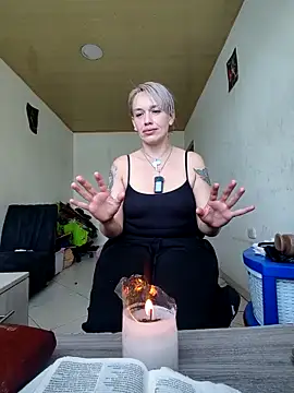 MARILYNMADELENAKOVANOVA webcam