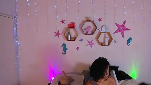 Tanissha_curly webcam