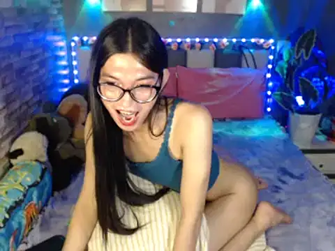 hotnathalie6900 (T young) - HOT SHOW AND HUGE CUM IN PUBLIC!!!!