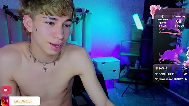 kaelwolf_tay webcam