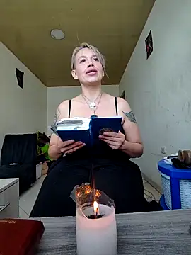 MARILYNMADELENAKOVANOVA webcam