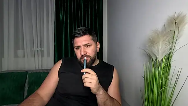 Gold_Alpha_Boy webcam