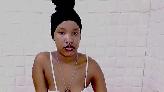 EroticSexyPrada webcam