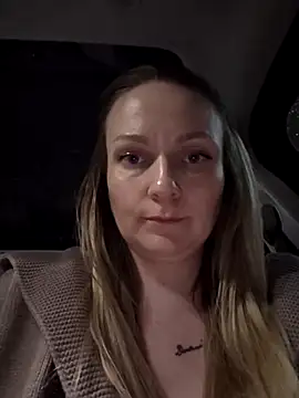 bondgirl_013 (F milf) - Squirt in leggings in shopping area LT5m