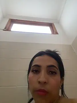 Webcam Model (Rosa_25x)  is live.Free join now!