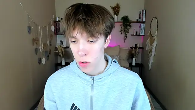 markbranston (M twink) - I am in boxers