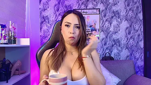 Katalina_Alvarezz webcam