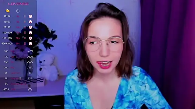 KindHazelHere_ webcam