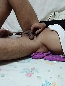 dark-skinned212 webcam