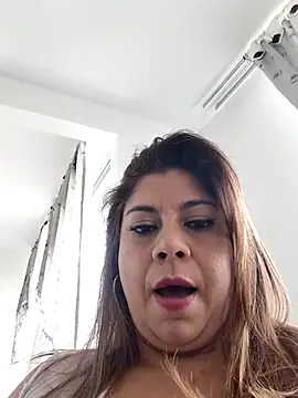 Laura-Hernandez webcam