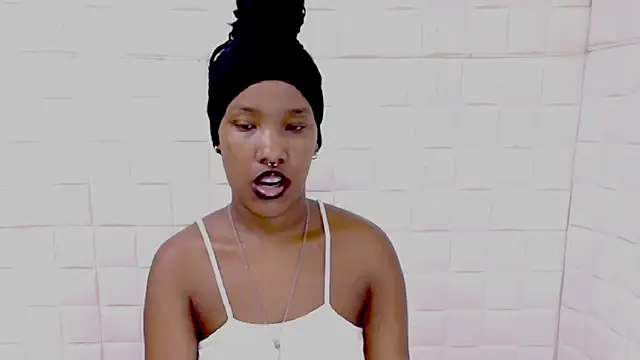 EroticSexyPrada webcam