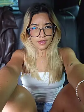 Pretty_roxxyy webcam