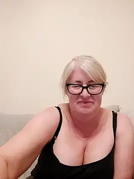 FlirtyFleur-x webcam