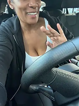 ThatNanNextDoor webcam