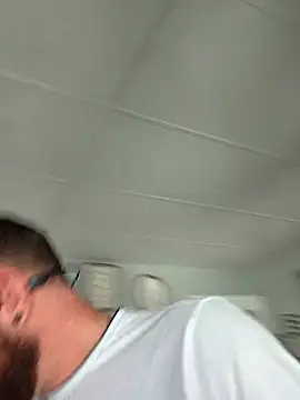 Icebearsticlese webcam