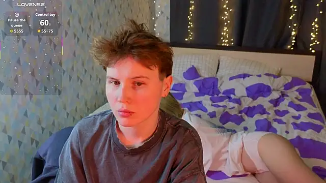 two_gerls_here webcam