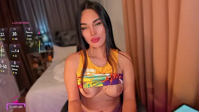 Larah_Fox webcam