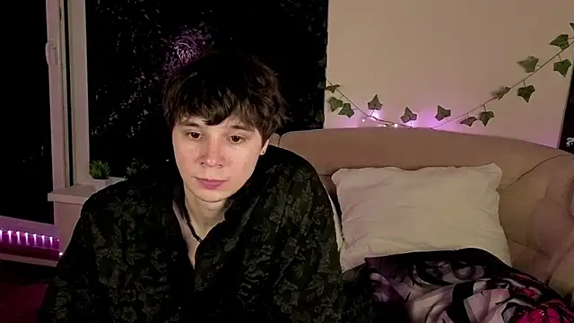 AnthonyCuutie webcam