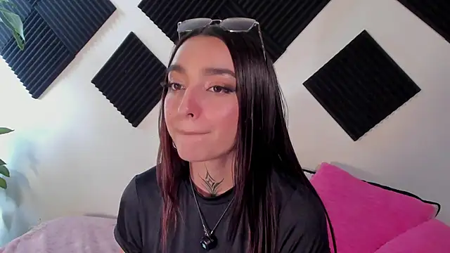 Emily_Rousess webcam