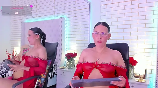 coco_balenciaga_ (F mature) - spanks x 10 in ass