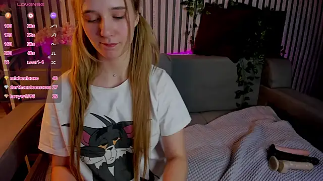 casey_sweeet (F young) - cum on my tits cream