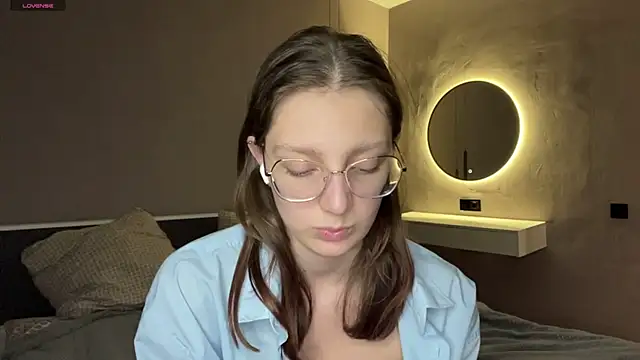 chrisamott (F teen) - Put on a cute skirt and play with your f