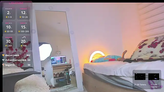 sharonvelvet (F milf) - open ass