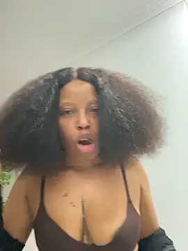 Diamondpussy97 webcam