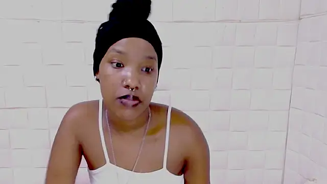 EroticSexyPrada webcam