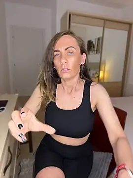 divineamely (F milf) - creamy full boobies