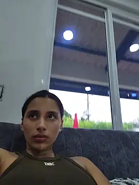 lorena_mcfly (F young) - Toy CONTROL until squirt💦 IN PUBLIC