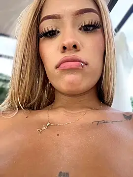 mystiquexxx (F young) - PUSSY PLAY CLOSE UP