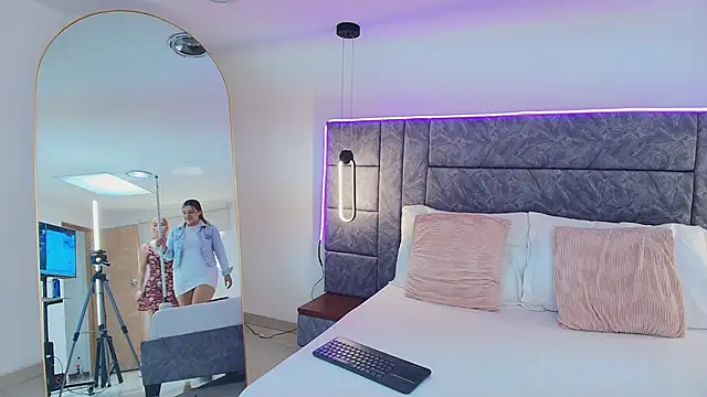 Dakota_Megan_69 webcam