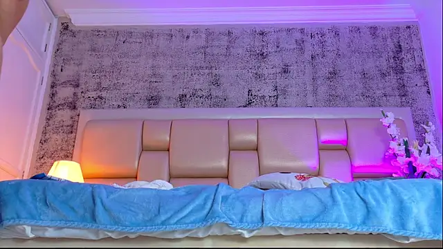 SelennaCooper webcam