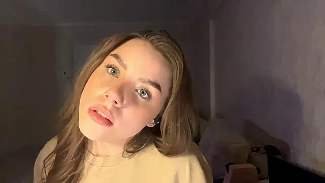 leisharocher (F teen) - Tease you with my T-shirt