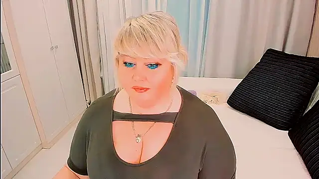 BIGTITSBBW webcam