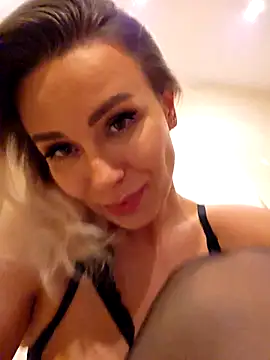 AureliaDoux live sex cam