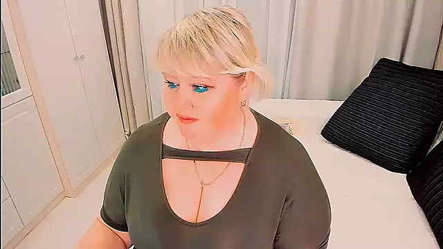 BIGTITSBBW webcam